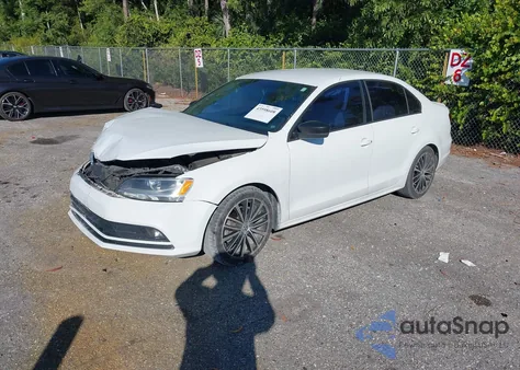 2015 Volkswagen Jetta 1.8T Sport from USA, damaged, VIN 3VWD17AJ4FM345193